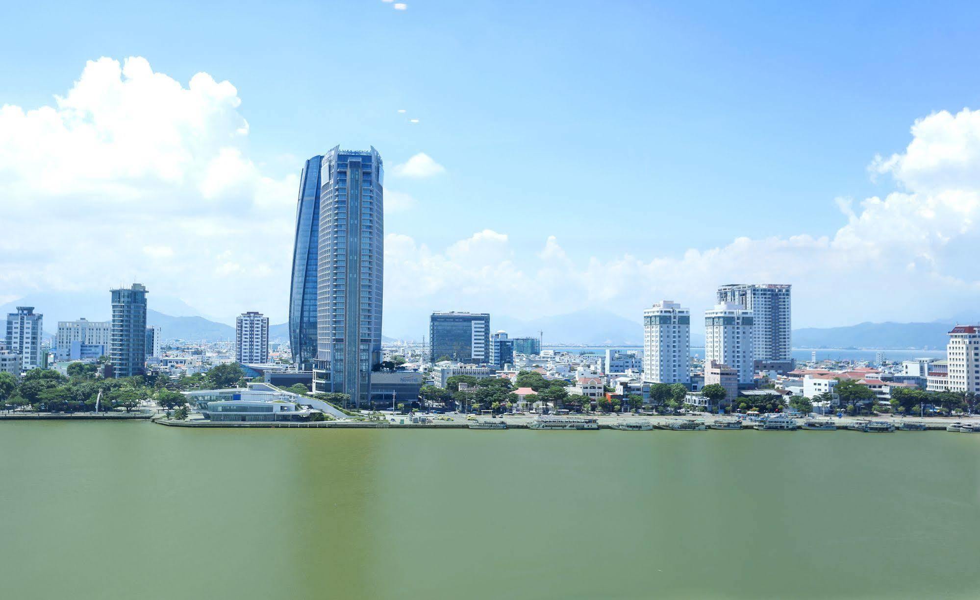 Seventeen Saloon Hotel Da Nang Exteriör bild